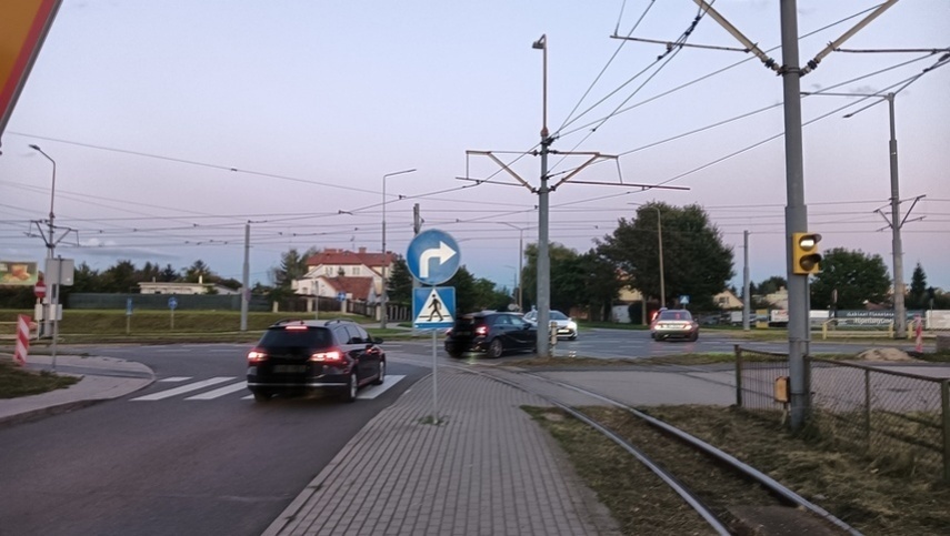 Elbląg, Jeżdżą, jakby znaku nie było