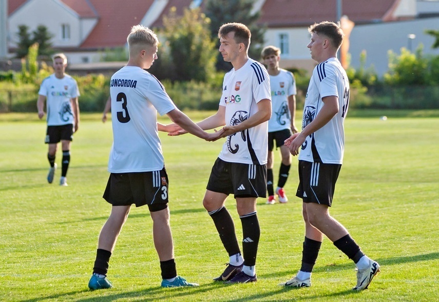 Elbląg, Kontrast wśród elbląskich czwartoligowców