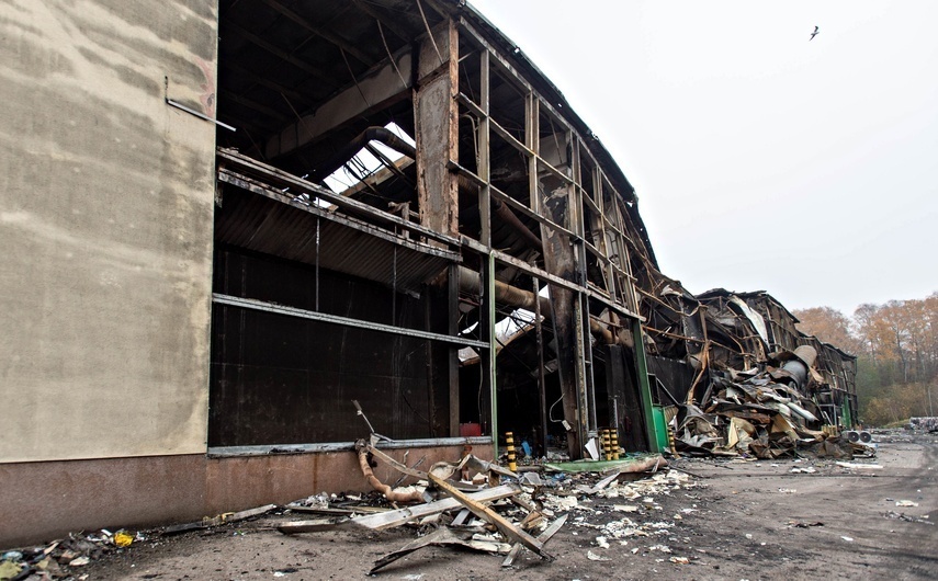 Elbląg, Spłonęła sortownia, radni pytają o likwidację posterunku ochrony Elbląg, Spłonęła sortownia, radni pytają o likwidację posterunku ochrony