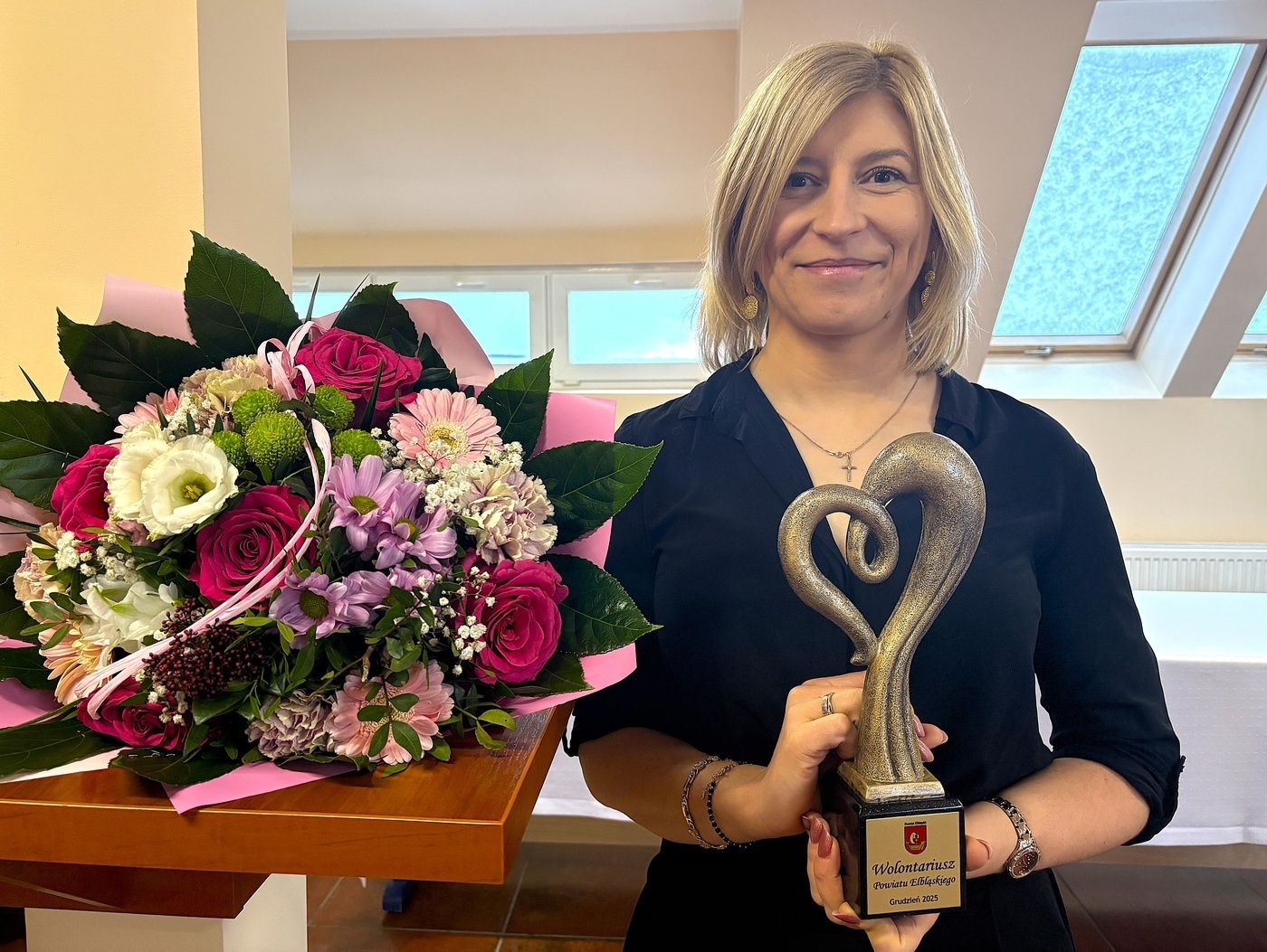 Elbląg, Agata Abramowska ze statuetką "Wolontariusz powiatu elbląskiego",