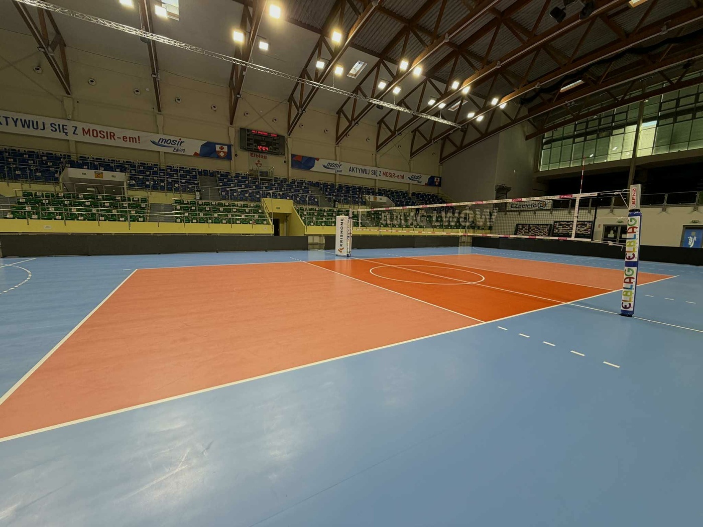 Elbląg, Hala z nową, mobilną wykładziną Elbląg, Hala z nową, mobilną wykładziną