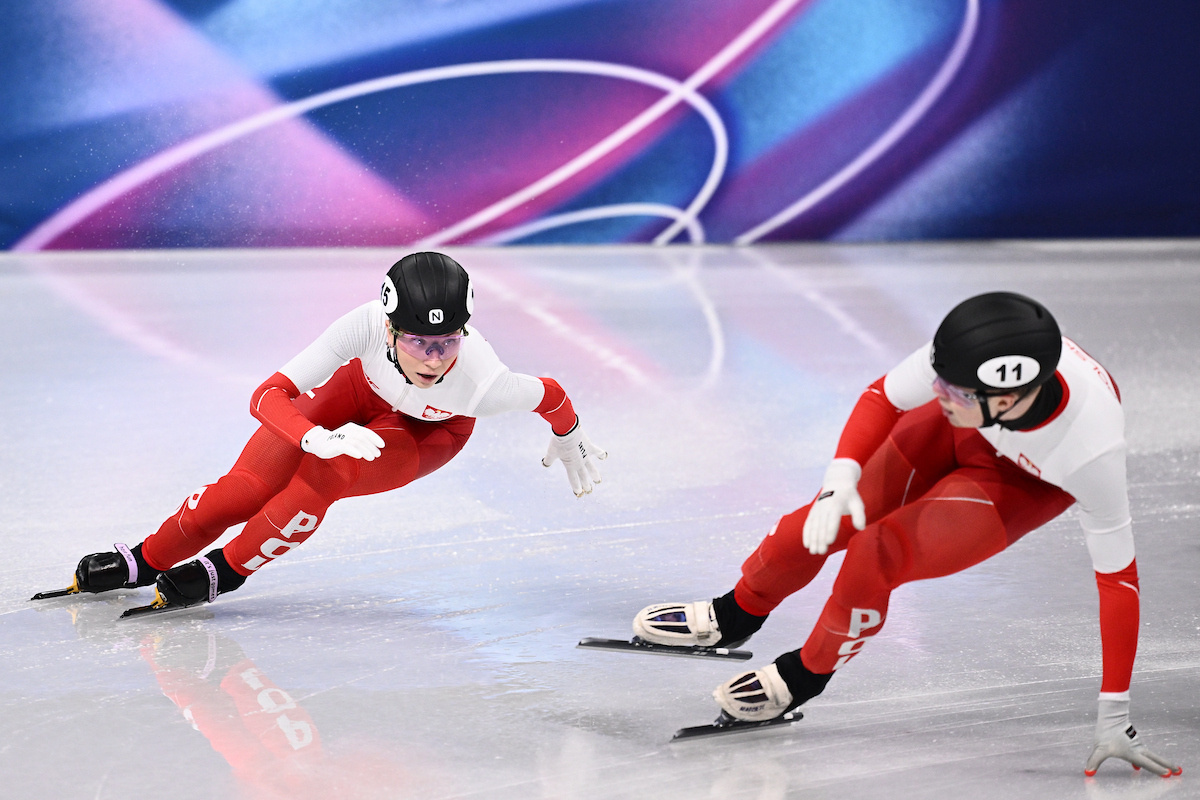 Elbląg, Kamila Sellier (z lewej) podczas rywalizacji sztafet mikstowych