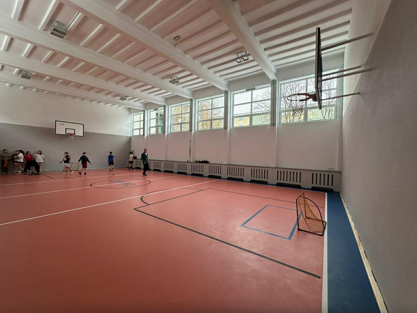 Elbląg, Sala sportowa w SP 12 po remoncie
