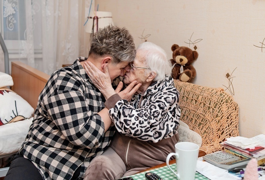 Elbląg, Pani Jadwiga z hospicyjną pielęgniarką panią Beatą,