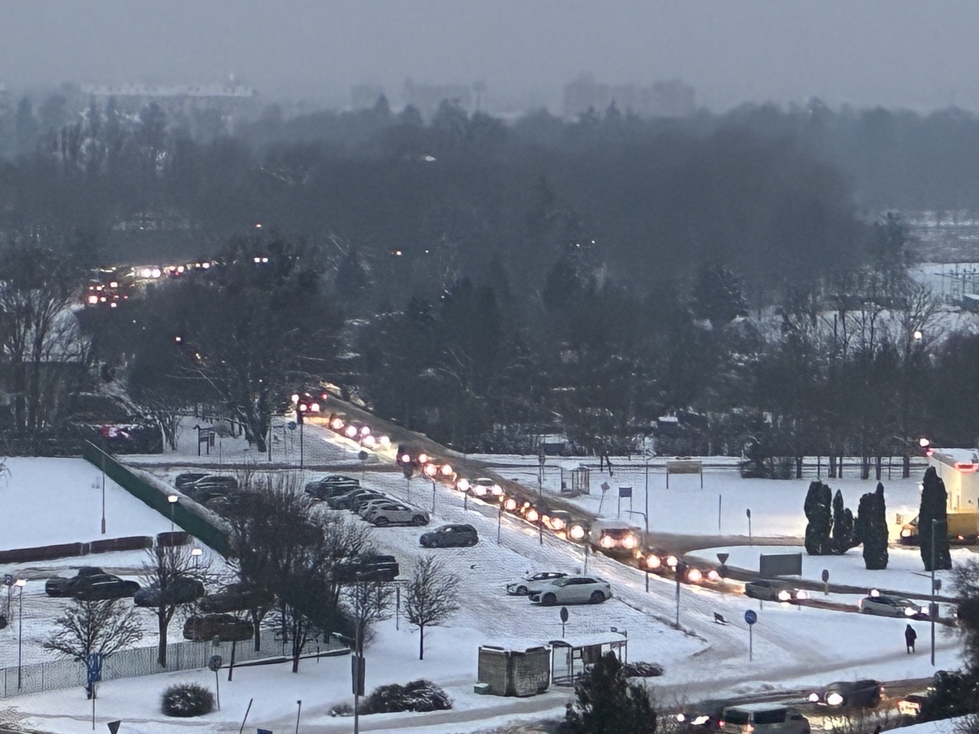Elbląg, Widok na korek na ul. Kościuszki od strony Królewieckiej.