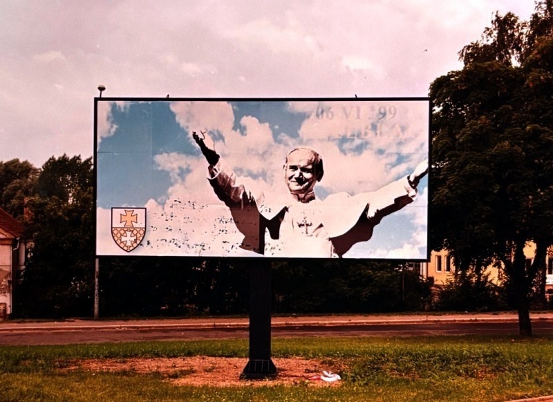 Elbląg, Jeden z billboardów zapowiadających wizytę papieża Jana Pawła II w Elblągu
