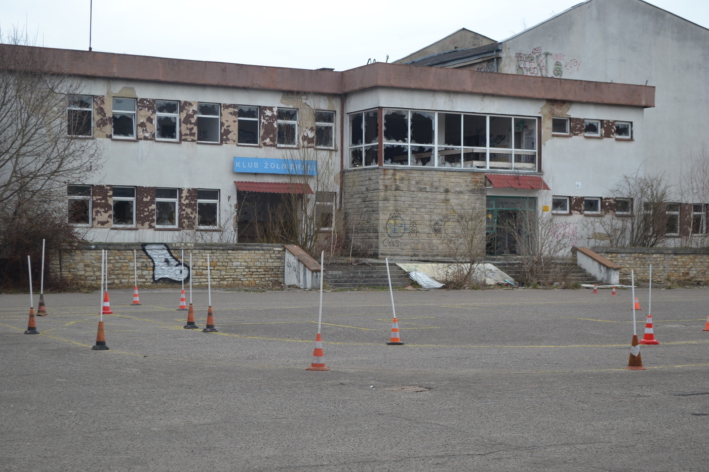 Elbląg, Plac apelowy przed byłymi koszarami