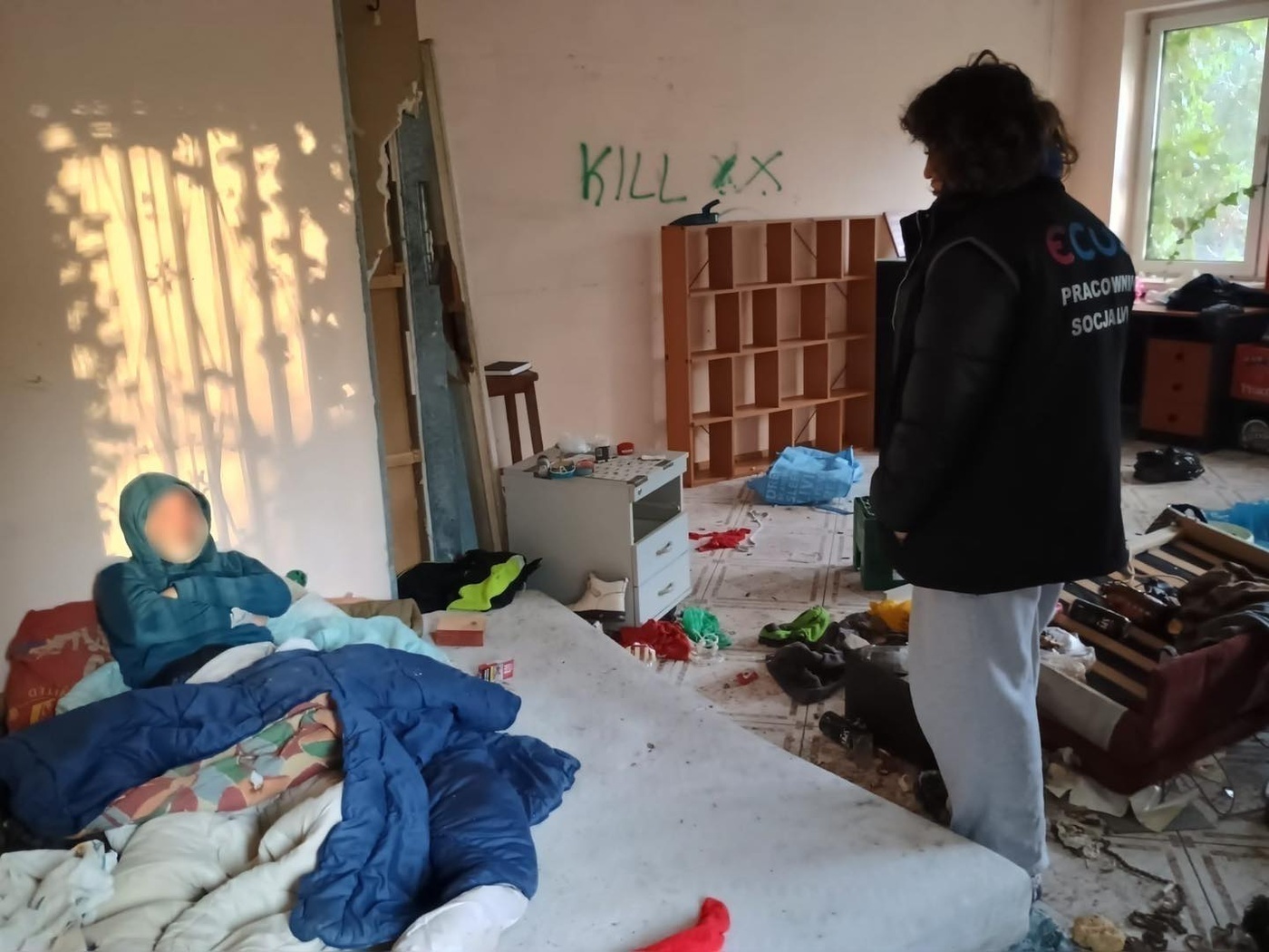 Elbląg, Pracownicy ECUS i strażnicy miejscy systematycznie odwiedzają miejsca, w których przebywają bezdomni