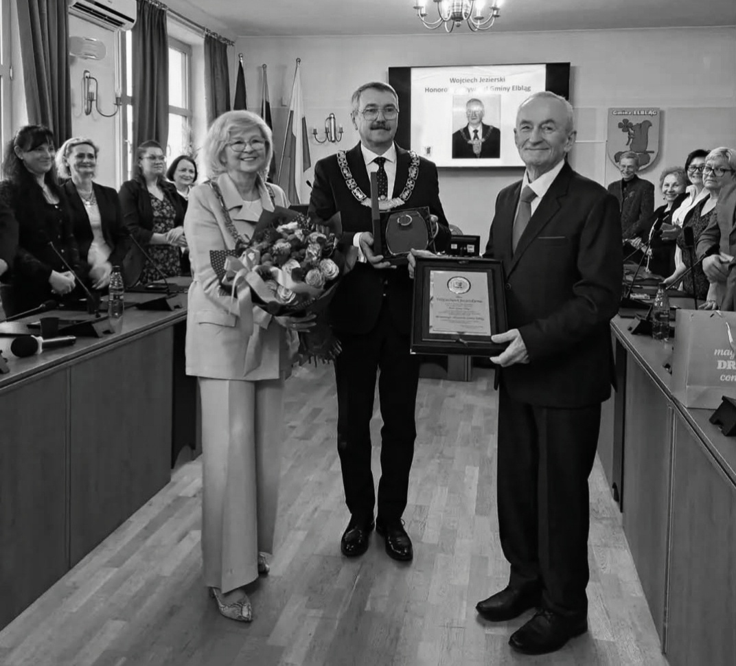 Elbląg, Zmarł Wojciech Jezierski (z prawej strony).