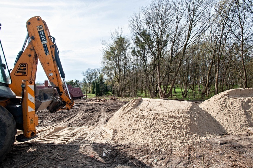 Elbląg, Trwają prace przy przebudowie parkingu przy ul. Bema, Elbląg, Trwają prace przy przebudowie parkingu przy ul. Bema,