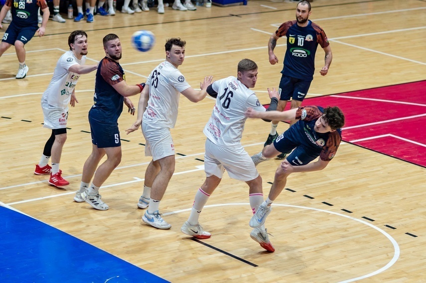 Elbląg, W pierwszej rundzie Silvant pokonał UKS Jedynkę 27:25