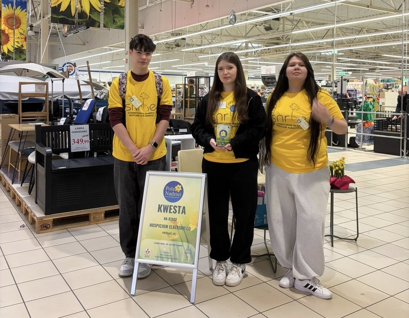 Elbląg, Wolontariusze wyróżniali się żółtymi koszulkami