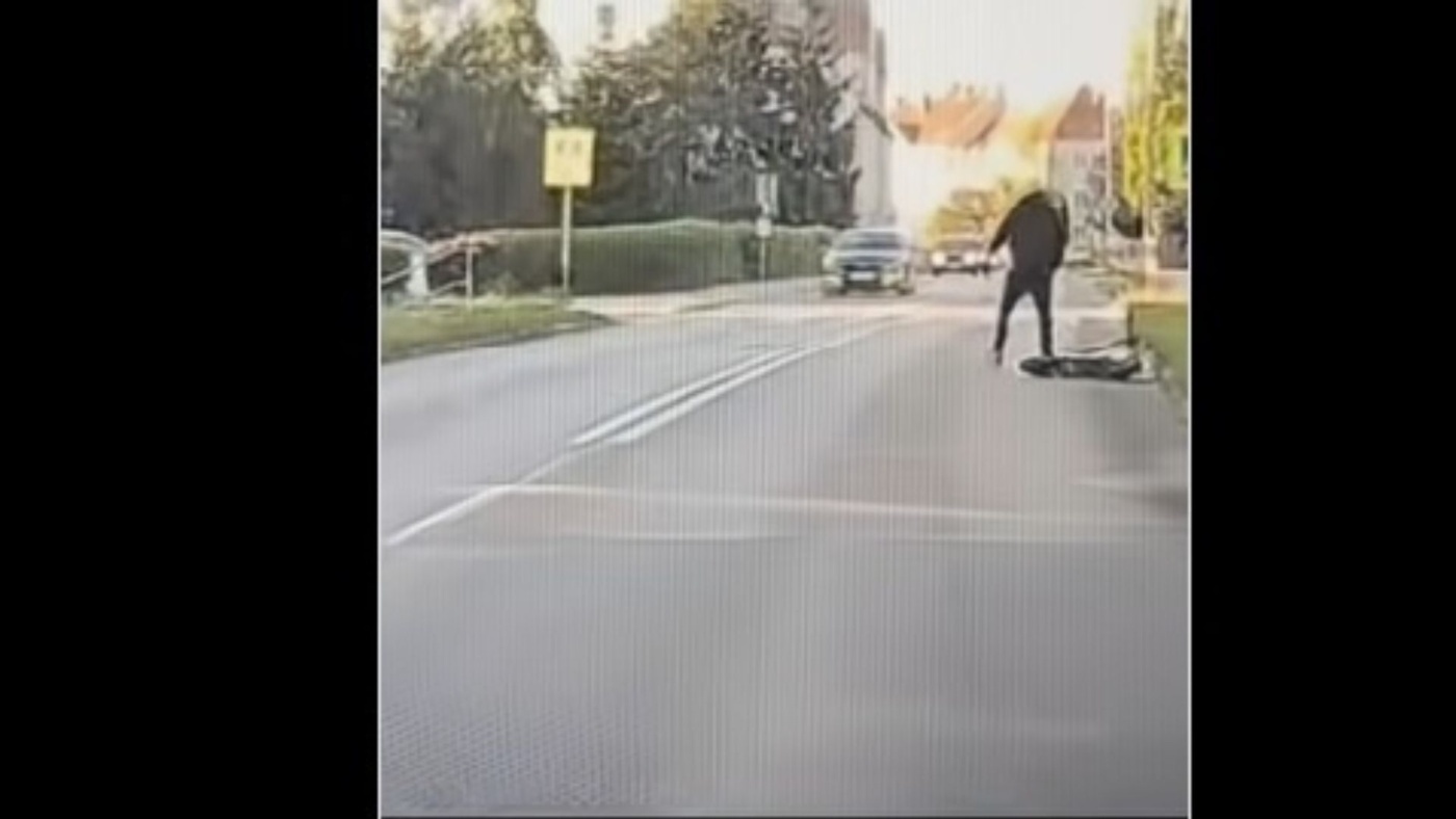 Elbląg, Hulajnoga, kolizja, salto i mandat Elbląg, Hulajnoga, kolizja, salto i mandat