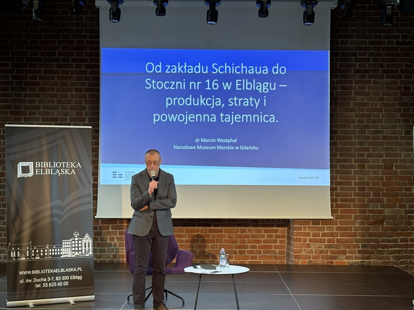 Elbląg, dr Marcin Westphal z Narodowego Muzeum Morskiego opowiadał o okrętach podwodnych z elbląskiej stoczni