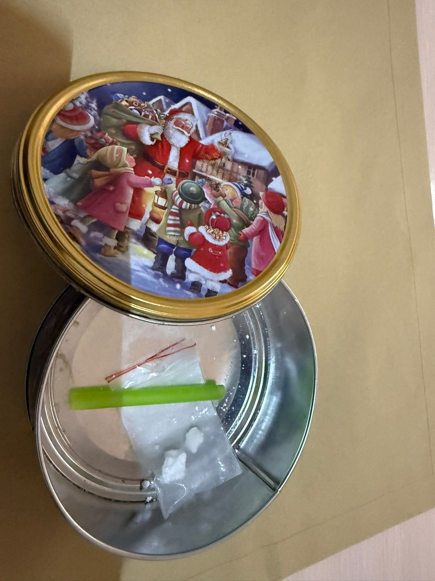 Elbląg, Trzymał narkotyki w pudełku z Mikołajem Elbląg, Trzymał narkotyki w pudełku z Mikołajem