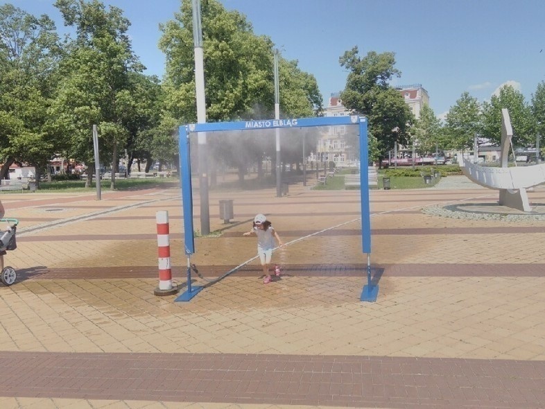 Elbląg, Miasto uruchamia wodne kurtyny na upał Elbląg, Miasto uruchamia wodne kurtyny na upał