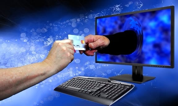 Elbląg, Oszukana na 53 tysiące złotych. Myślała, że inwestuje Elbląg, Oszukana na 53 tysiące złotych. Myślała, że inwestuje