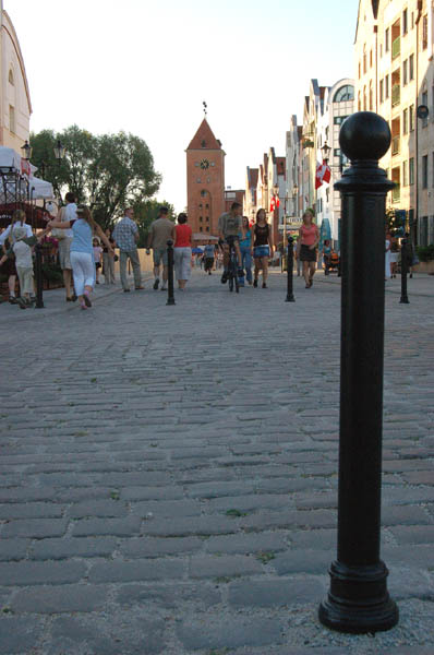 Elbląg, Władza potknęła się na słupku