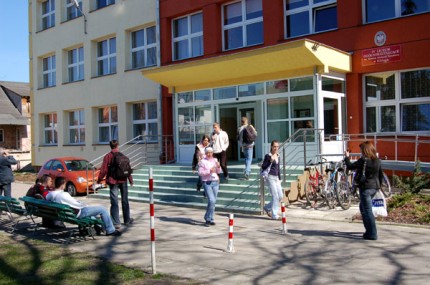 Elbląg, Nowa elewacja IV LO