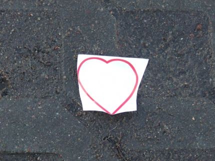 Elbląg, Serduszko - na klapę, papierek - na ziemię