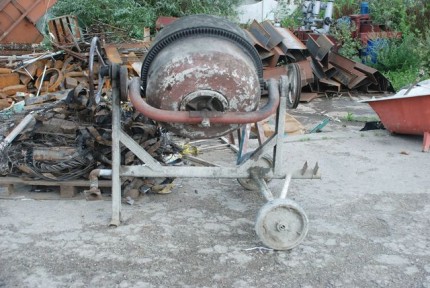 Elbląg, Łupem szajki złodziei padały m.in. betoniarki, materiały budowlane, elektronarzędzia Elbląg, Łupem szajki złodziei padały m.in. betoniarki, materiały budowlane, elektronarzędzia