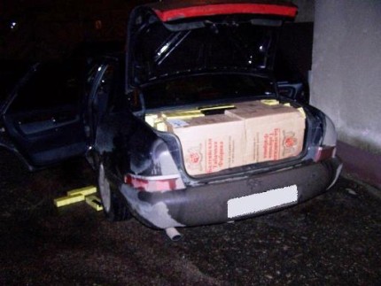 Elbląg, W fordzie policjanci znaleźli 8 500 paczek papierosów pochodzących z przemytu Elbląg, W fordzie policjanci znaleźli 8 500 paczek papierosów pochodzących z przemytu