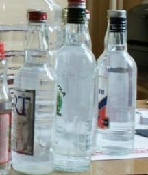 Elbląg, Policjanci apelują, aby nie kupować i nie spożywać alkoholu, co do którego pochodzenia nie jesteśmy pewni