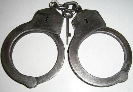 Elbląg, Czy kajdanki starego typu odejdą na stałe do lamusa.. Elbląg, Czy kajdanki starego typu odejdą na stałe do lamusa..