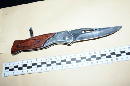 Elbląg, Podczas bójki 21-latek wyjął sprężynowy nóż i ranił dwóch mężczyzn Elbląg, Podczas bójki 21-latek wyjął sprężynowy nóż i ranił dwóch mężczyzn