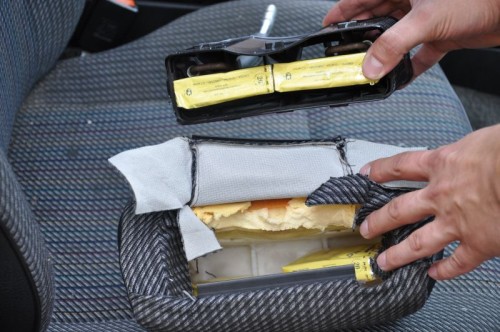 Elbląg, Papierosy ukryte były w każdej wolnej przestrzeni samochodu Elbląg, Papierosy ukryte były w każdej wolnej przestrzeni samochodu