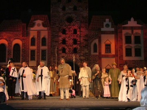 Elbląg, W ostatnim, zielonym przedstawieniu wzięli udział zawodowi aktorzy, a także ich dzieci