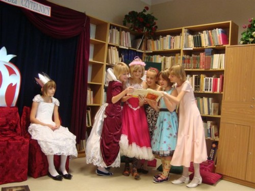 Elbląg, Na zdjęciu inscenizacja  pt. „Ballada o znudzonej królewnie”