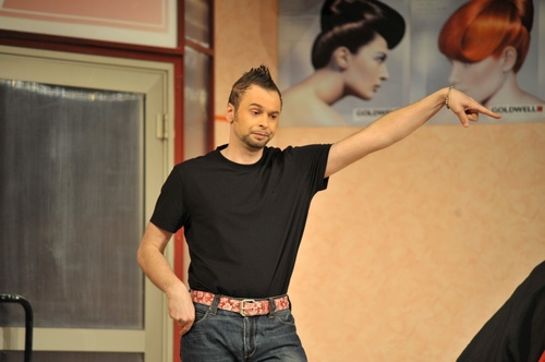 Elbląg, A może zabił ekscentryczny fryzjer Tonio (Marcin Tomasik)?