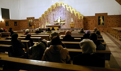 Elbląg, Dziś wierni zbierają się w kościołach i posypują swoje głowy popiołem Elbląg, Dziś wierni zbierają się w kościołach i posypują swoje głowy popiołem