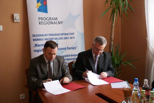 Elbląg, Grzegorz Nowaczyk, członek Zarządu Województwa podpisał dziś (31 marca 2010 r.) z Prezydentem Elbląga Henrykiem Słoniną umowę o dofinansowanie miejskiej sieci szerokopasmowego Internetu Elbląg, Grzegorz Nowaczyk, członek Zarządu Województwa podpisał dziś (31 marca 2010 r.) z Prezydentem Elbląga Henrykiem Słoniną umowę o dofinansowanie miejskiej sieci szerokopasmowego Internetu