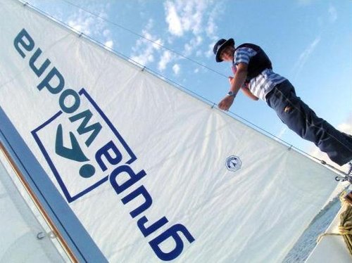 Akademia Sportów Wodnych to wspaniała zabawa! (źródło: http://www.grupawodna.pl/) Akademia Sportów Wodnych to wspaniała zabawa! (źródło: http://www.grupawodna.pl/)