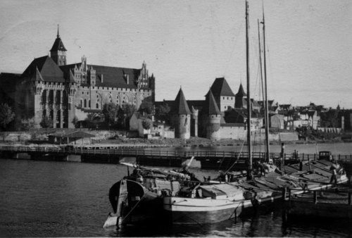 Elbląg, Loma pod malborskim zamkiem