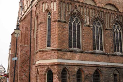 Elbląg, Po renowacji ściana północna (od ul. Rybackiej) będzie wyglądała jak dziś ściana wschodnia (od ul. Stary Rynek)