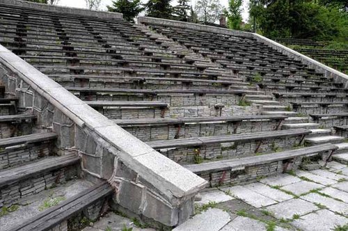 Elbląg, Stan na dziś: żal. Po remoncie trybuny amfiteatru mają pomieścić 2 tys. osób Elbląg, Stan na dziś: żal. Po remoncie trybuny amfiteatru mają pomieścić 2 tys. osób