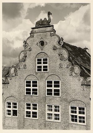 Elbląg, Dawno temu w Elblągu... pojawili się osobliwi podróżnicy