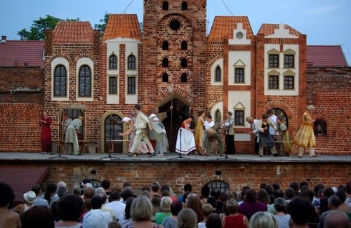 Elbląg, Spektakl w nowej przestrzeni wyglądał bardzo interesująco