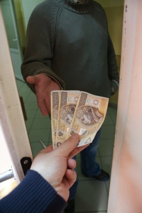 Elbląg, Nie korzystajmy z "okazji" do pokątnej wymiany waluty, zakupu złota lub chwilowych pożyczek na duży procent