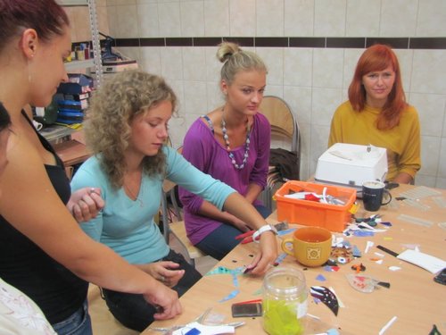 Elbląg, Uczestnicy projektu Domino biorą udział m.in. w warsztaach z fusingu, witrażu Elbląg, Uczestnicy projektu Domino biorą udział m.in. w warsztaach z fusingu, witrażu