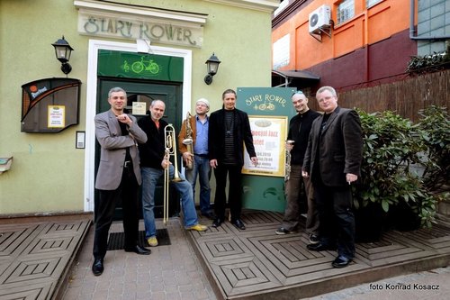 Muzycy Specjal Jazz Sextet zagrają kilka utworów ze swojej nowej płyty. Muzycy Specjal Jazz Sextet zagrają kilka utworów ze swojej nowej płyty.