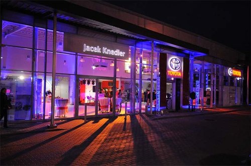 Salon Toyota Jacek Knedler otwarty Salon Toyota Jacek Knedler otwarty