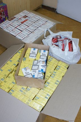 Elbląg, W torbach podróżnych było ponad 2 tysiące paczek papierosów bez polskich znaków akcyzy