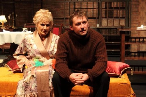 Elbląg, Matka i syn (Maria Makowska-Franceson i Tomasz Muszyński) (fo. arch. teatru)