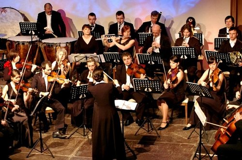 Elbląg, Elbląska Orkiestra Kameralna zagrała w sobotę 15 stycznia w jednej z sal Ratusza Staromiejskiego, która ma być jej salą koncertową.