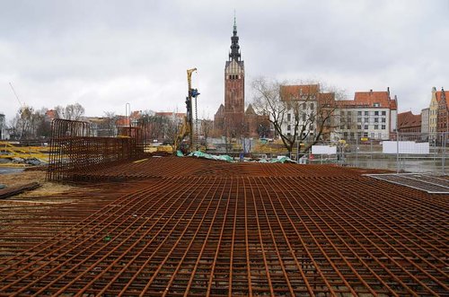 Elbląg, Zgodnie z planem, ale nie bez niespodzianek