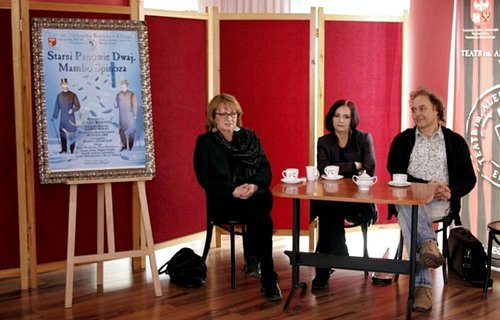 Elbląg, Realizatorzy spektaklu: (od lewej) Elżbieta Wernio, Julia Wernio, Piotr Salaber Elbląg, Realizatorzy spektaklu: (od lewej) Elżbieta Wernio, Julia Wernio, Piotr Salaber